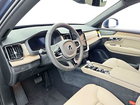 New 2026 Volvo XC90 B6 Plus w/ Protection Package Premier image 20