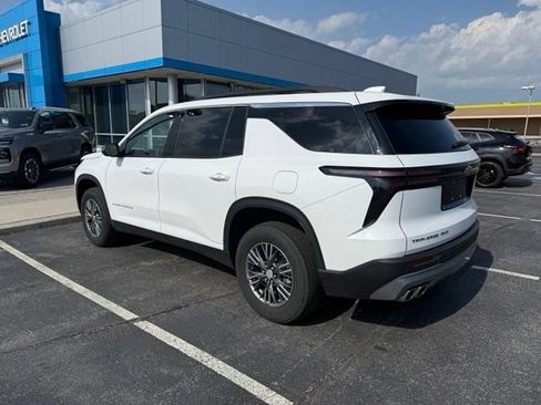 Used 2025 Chevrolet Traverse LT AWD/4WD image 21