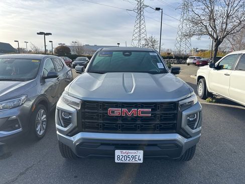 Used 2025 GMC Canyon Elevation w/ Technology Package image 2