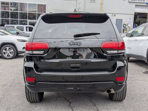 Used 2022 Jeep Grand Cherokee Laredo X AWD/4WD image 7