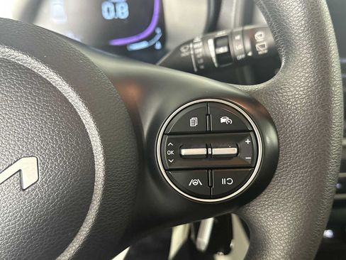 Used 2023 Kia Soul LX FWD image 27