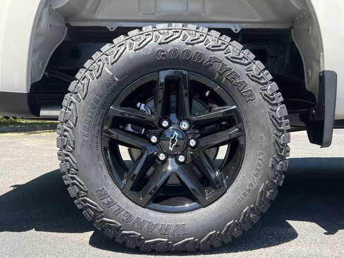 New 2026 Chevrolet Silverado 1500 Custom Trail Boss w/ LPO, Dark Essentials Package AWD/4WD image 41
