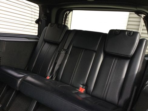 Used 2017 Lincoln Navigator Select image 8