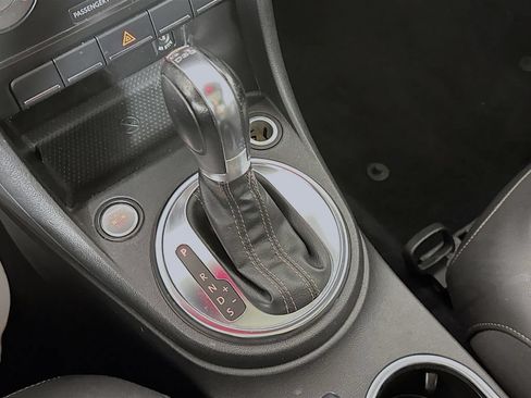 Used 2013 Volkswagen Beetle Turbo FWD image 19