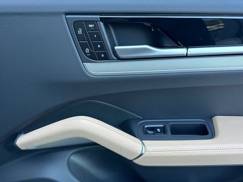 New 2026 Porsche Cayenne E-Hybrid AWD/4WD image 20