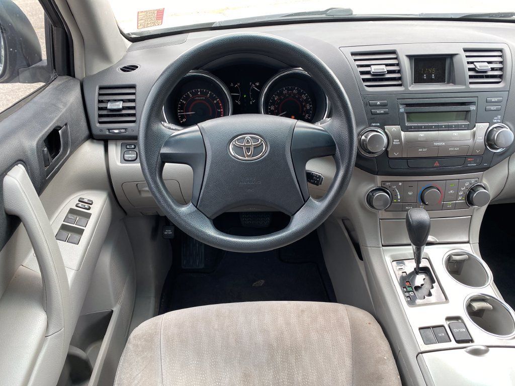Used 2012 Toyota Highlander FWD image 14