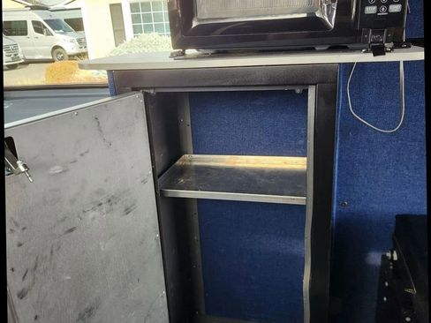 Used 2017 Mercedes-Benz Sprinter 2500 image 24