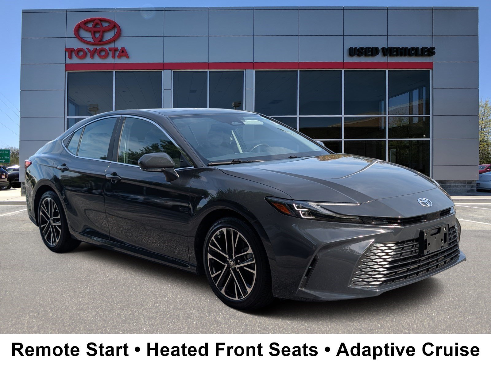 Certified 2025 Toyota Camry XLE FWD image 1