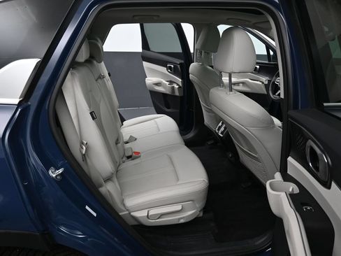Used 2024 Kia Sorento S w/ Panoramic Sunroof Package FWD image 35