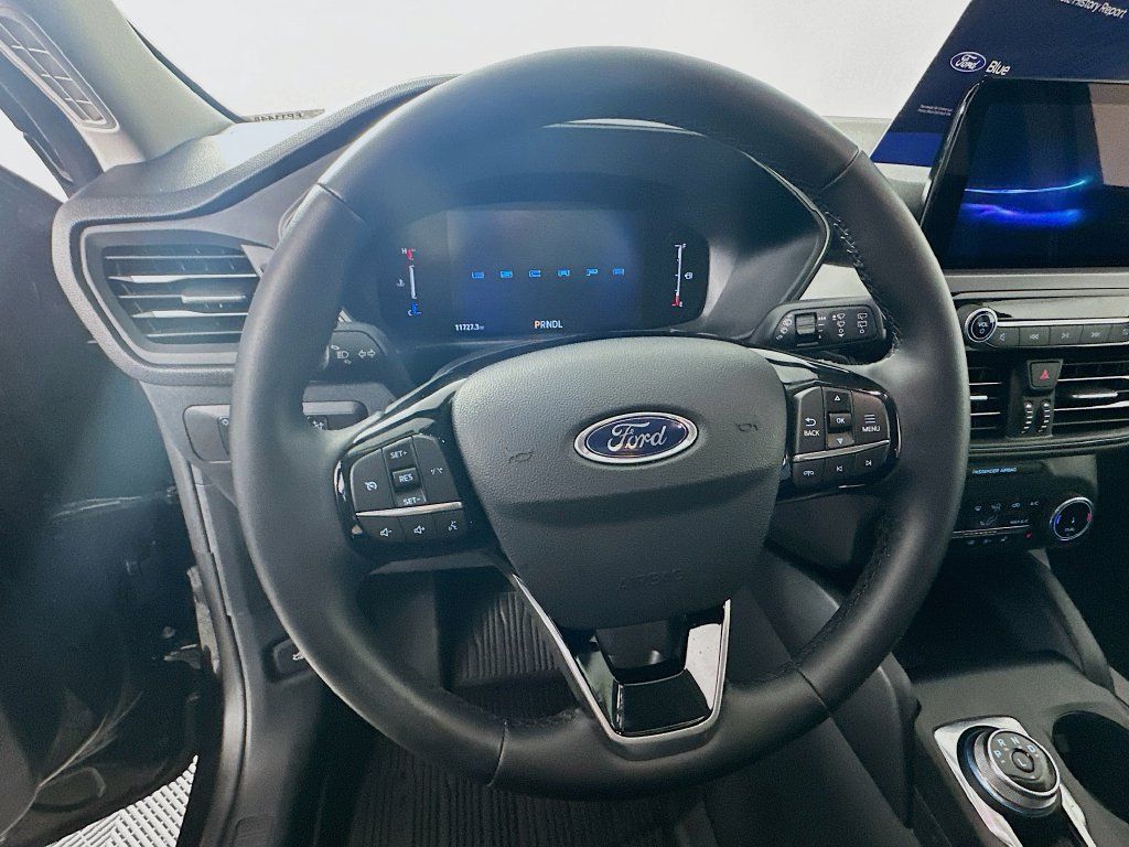 Used 2025 Ford Escape Active w/ Cold Weather Package FWD image 17