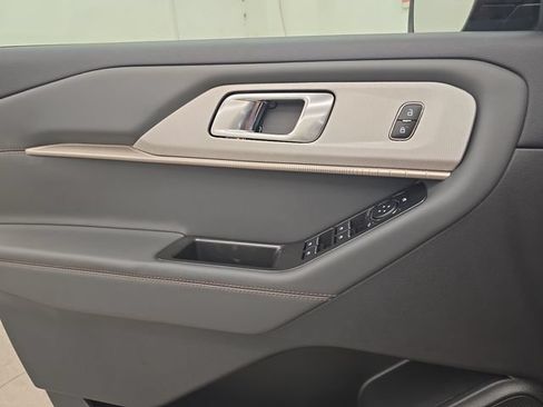 New 2026 Ford Explorer Active AWD/4WD image 39