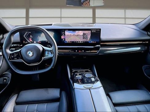 Used 2024 BMW 530i xDrive w/ Premium Package AWD/4WD image 16