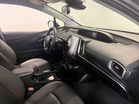 Used 2022 Toyota Prius Prime Limited image 11