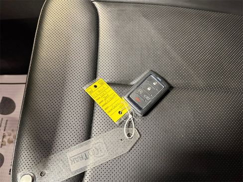 Used 2023 Jeep Grand Cherokee L Limited w/ Luxury Tech Group II image 32