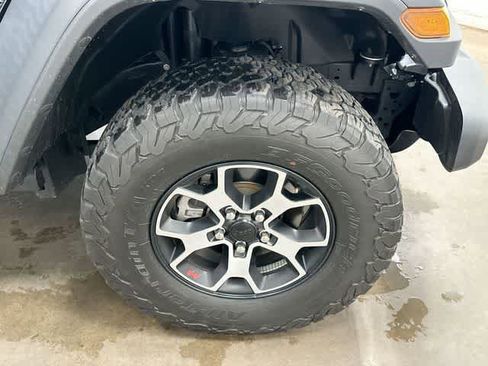Used 2022 Jeep Wrangler Unlimited Rubicon AWD/4WD image 5