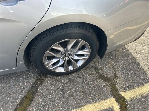 Certified 2019 Toyota Avalon XLE image 19