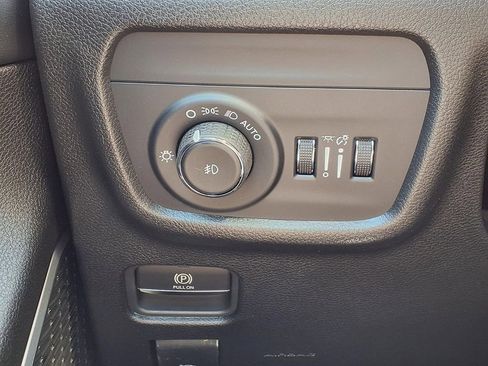 New 2026 Jeep Grand Cherokee L Limited AWD/4WD image 16