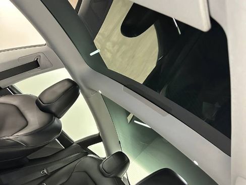 Used 2025 Tesla Model 3 Long Range RWD image 37