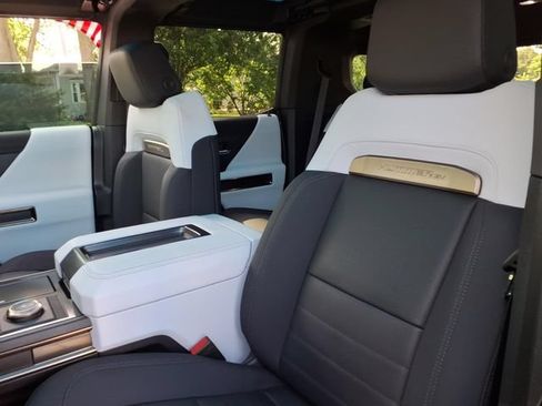 Used 2024 GMC Hummer EV 2X w/ Extreme Off-Road Package AWD/4WD image 15