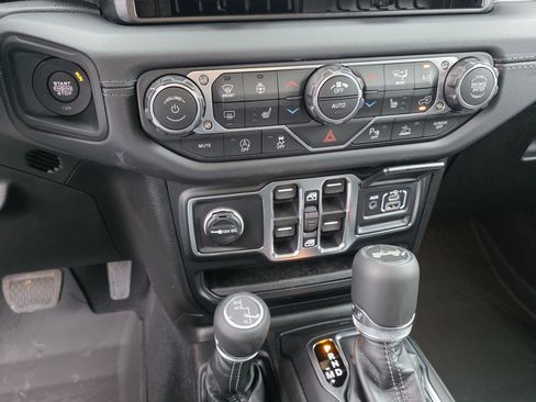 New 2026 Jeep Wrangler Unlimited Sahara AWD/4WD image 21