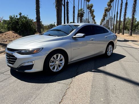 Used 2020 Chevrolet Malibu LT FWD image 2