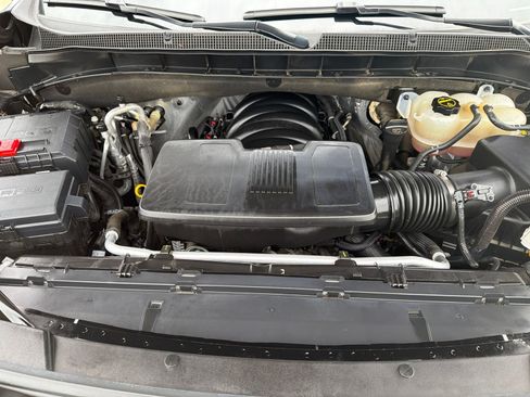 Used 2025 Chevrolet Tahoe LT RWD image 11