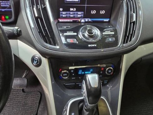 Used 2013 Ford C-MAX SEL FWD image 18