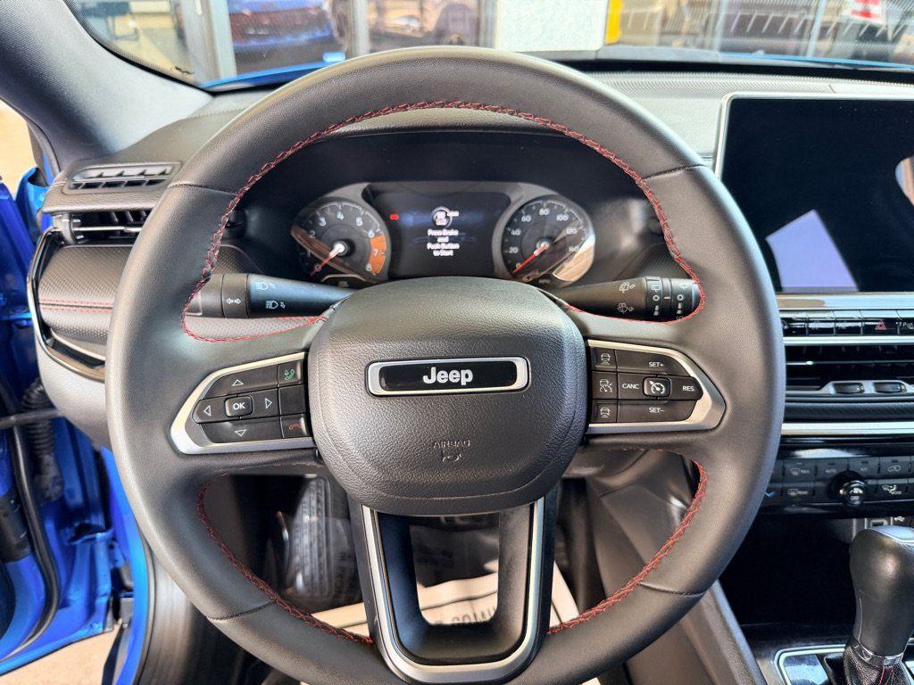 Used 2023 Jeep Compass Trailhawk AWD/4WD image 9