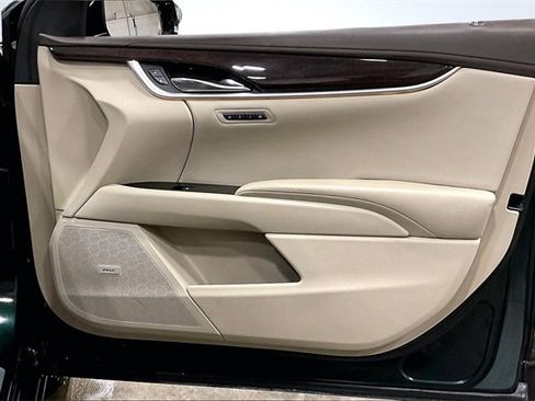 Used 2016 Cadillac XTS Luxury image 24