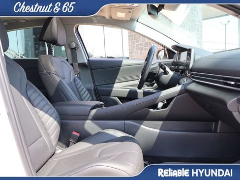 Used 2025 Hyundai Elantra Limited FWD image 10