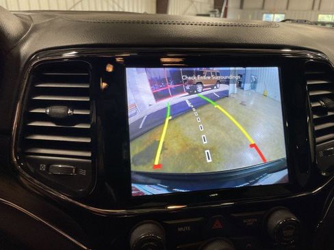 Used 2021 Jeep Grand Cherokee High Altitude image 20