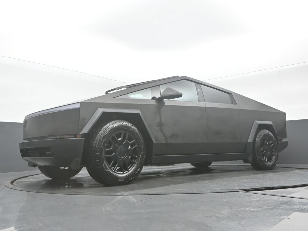 Used 2024 Tesla Cybertruck AWD Crew Cab image 10