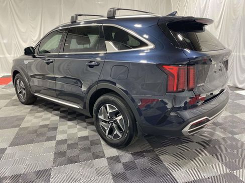 Used 2023 Kia Sorento EX FWD image 2