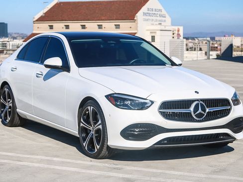 Used 2023 Mercedes-Benz C 300 Sedan image 3