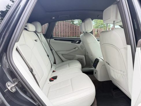 Used 2021 Porsche Macan S w/ Premium Package Plus AWD/4WD image 25