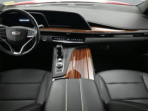 Used 2023 Cadillac Escalade Luxury image 4