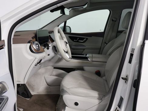 Used 2023 Mercedes-Benz EQE 350+ SUV image 9