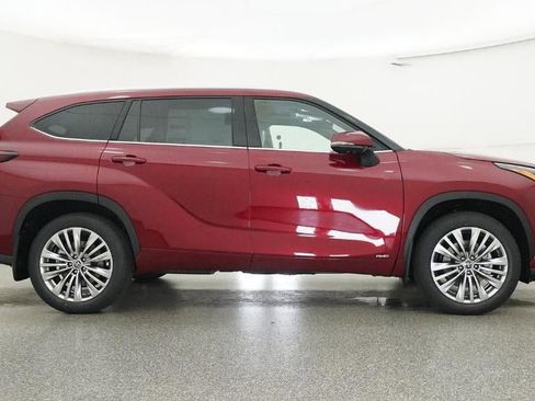 New 2026 Toyota Highlander Platinum image 27