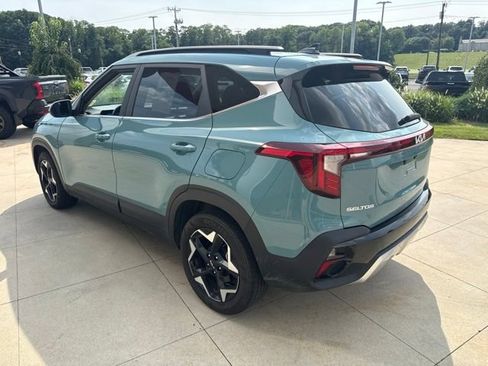 Used 2024 Kia Seltos EX AWD/4WD image 5