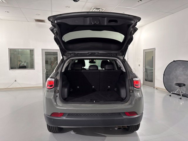Used 2022 Jeep Compass Limited AWD/4WD image 9