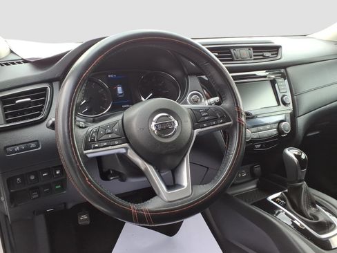 Used 2020 Nissan Rogue SV AWD/4WD image 12