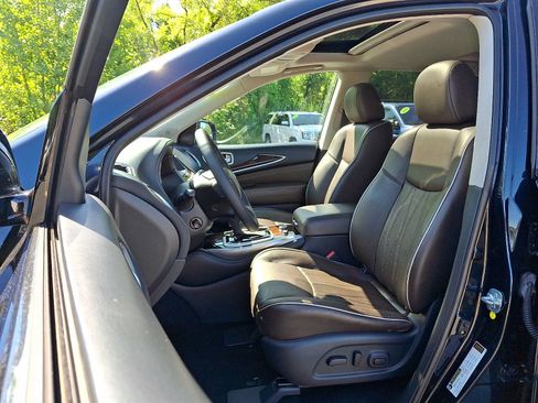 Used 2019 INFINITI QX60 Luxe w/ Sensory Package AWD/4WD image 14