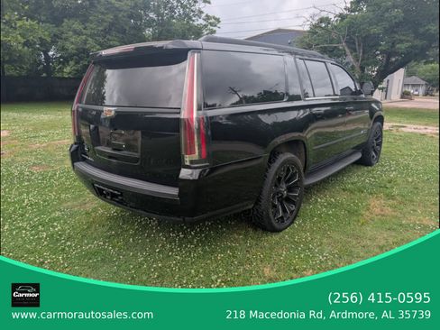 Used 2018 Cadillac Escalade ESV Luxury AWD/4WD image 2