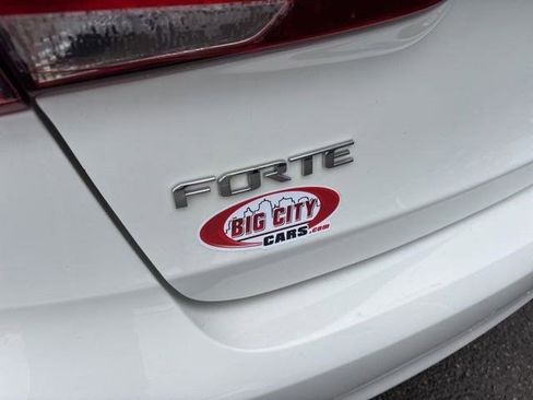 Used 2017 Kia Forte LX FWD image 39