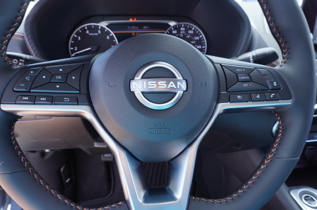 Certified 2025 Nissan Sentra SR FWD image 16