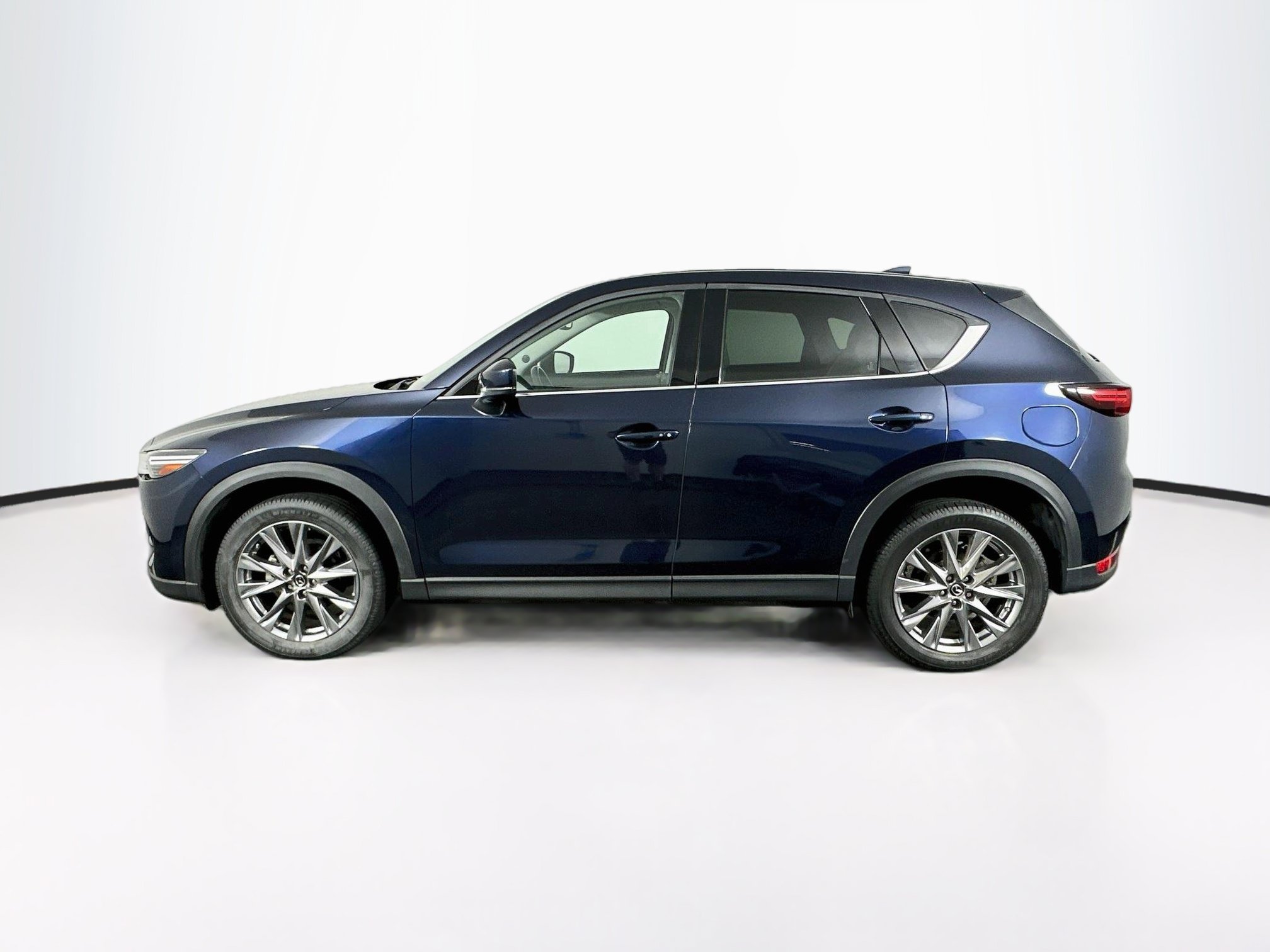 Used 2019 MAZDA CX-5 Grand Touring w/ GT Premium Package FWD image 4