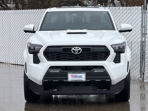Used 2024 Toyota Tacoma TRD Sport w/ TRD Sport Premium Package image 6