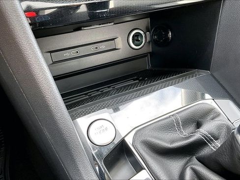 New 2026 Volkswagen Taos SEL image 29