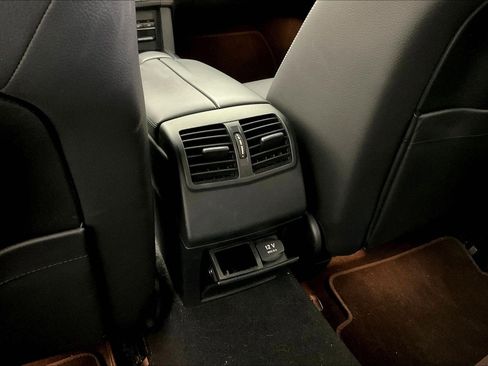 Used 2016 Mercedes-Benz E 350 4MATIC Sedan image 10