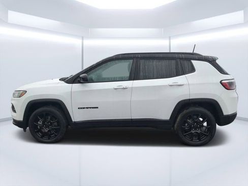 Used 2024 Jeep Compass Latitude w/ Altitude Special Edition image 6